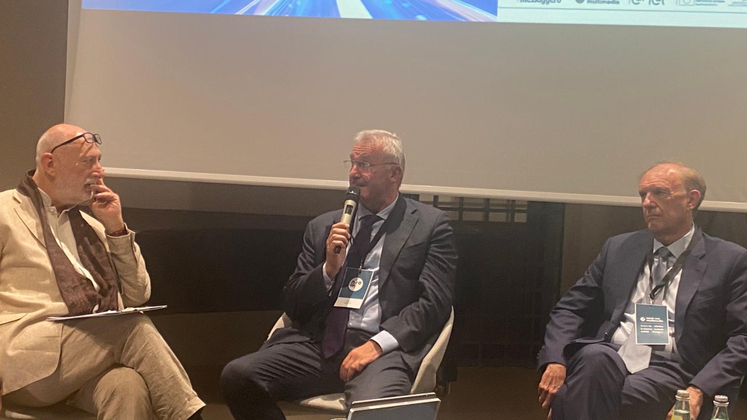 Il presidente Franco Baritussio durante il suo intervento al Forum Energia