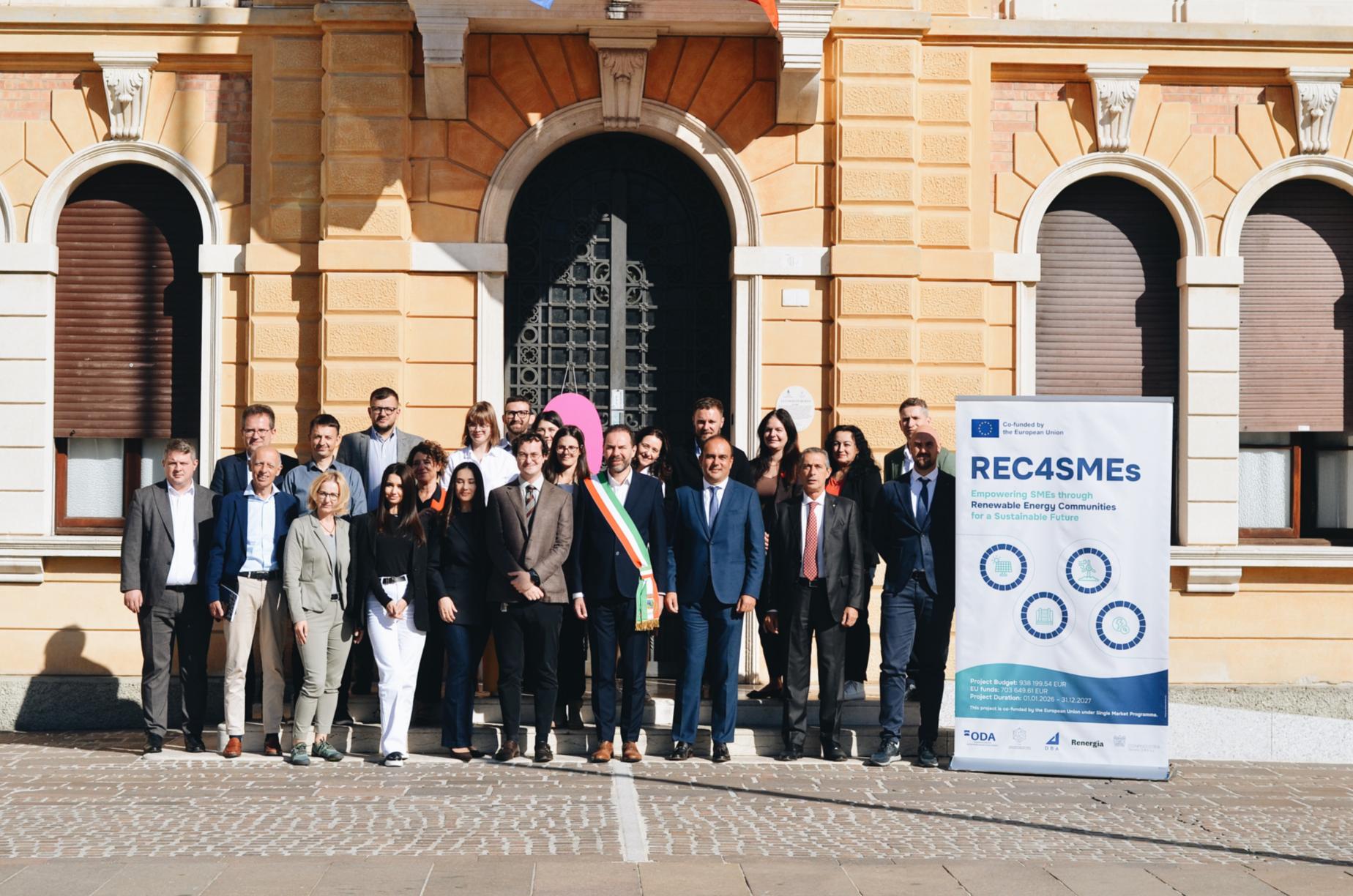 La foto di gruppo davanti al municipio di Mogliano Veneto