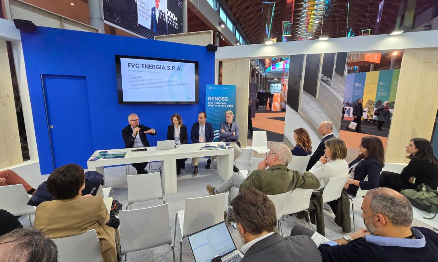 Rimini tavolo da lontano