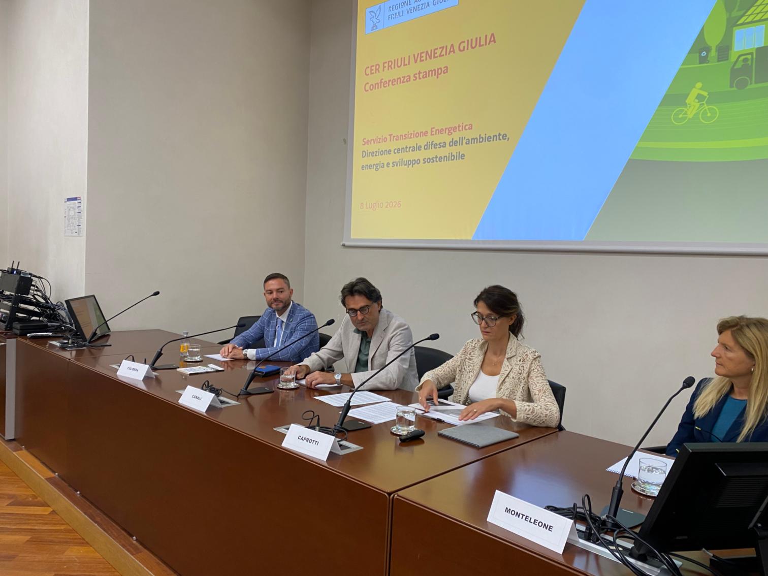 Il tavolo dei relatori con i dirigenti regionali e i rappresentanti di Enea