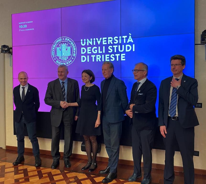 Da sx Alessandro Massi Pavan, il presidente Franco Baritussio, la rettrice Donata Vianelli, l'assessore Fabio Scoccimarro, il dg Piero Mauro Zanin ed Erik Vesselli